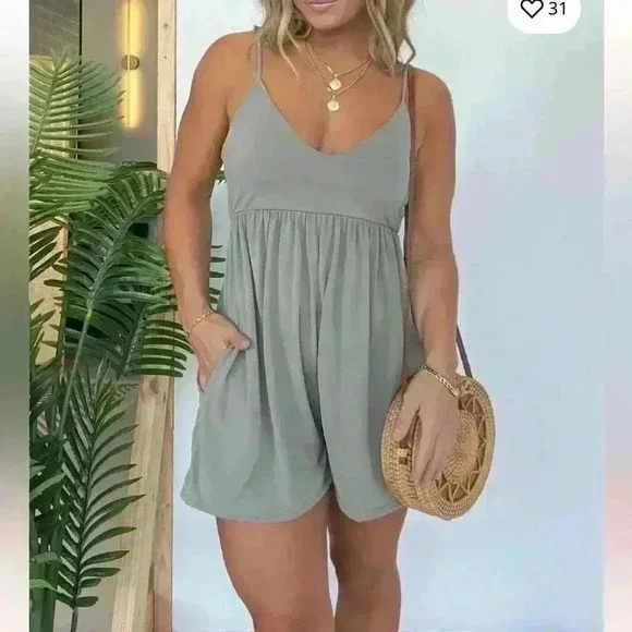NWT Olive Flowy Romper with pockets. Size XL - Picture 1 of 5